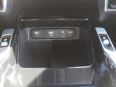 Certified 2022 Kia Sorento SX AWD/4WD image 39