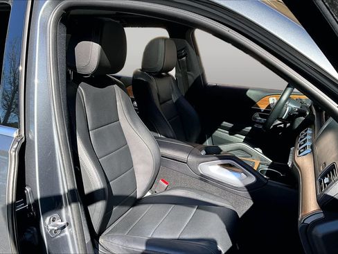 Used 2024 Mercedes-Benz GLS 450 4MATIC w/ AMG Line Exterior image 9