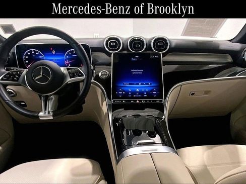 Used 2025 Mercedes-Benz GLC 300 4MATIC image 14