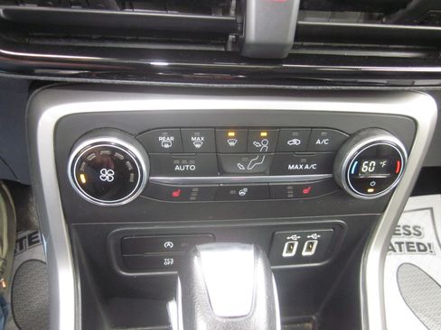 Used 2021 Ford EcoSport Titanium FWD image 17