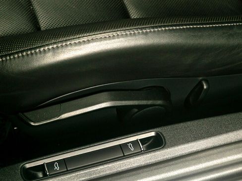 Used 2018 Porsche 718 Boxster S image 23