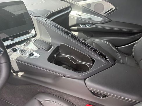 Used 2024 Chevrolet Corvette Z06 w/ Z07 Performance Package RWD image 17