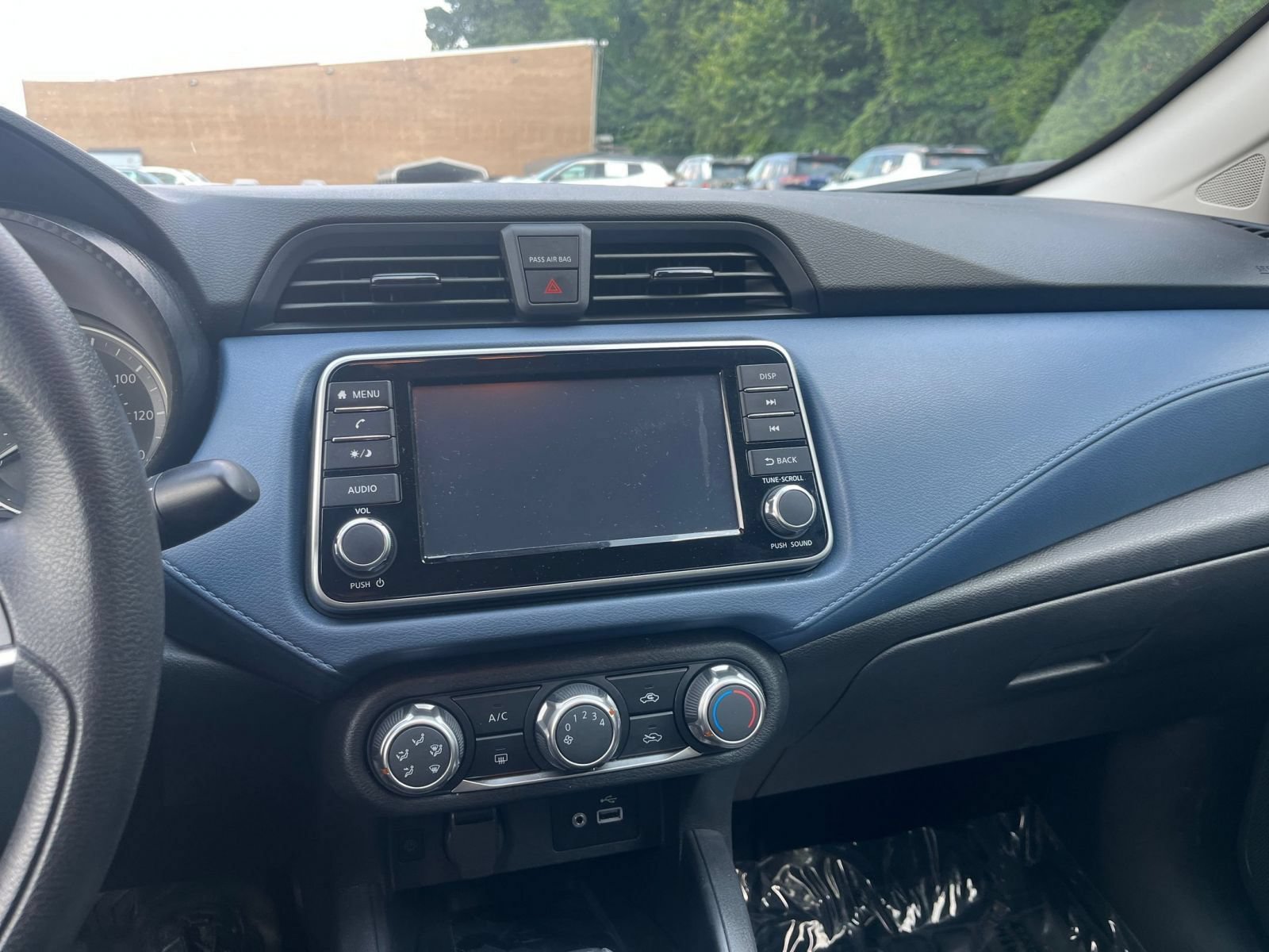 Used 2025 Nissan Versa SV FWD image 19