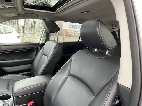 Used 2017 Subaru Outback 3.6R Limited image 20