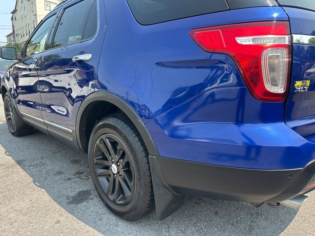 Used 2015 Ford Explorer XLT w/ Equipment Group 201A AWD/4WD image 11