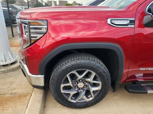 Used 2026 GMC Sierra 1500 SLT AWD/4WD image 7