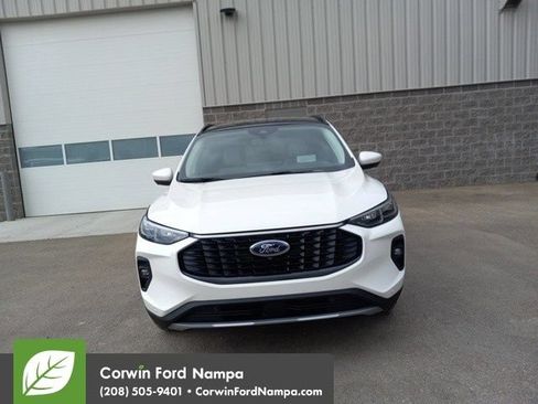 New 2025 Ford Escape SE w/ PHEV Premium Package FWD image 8