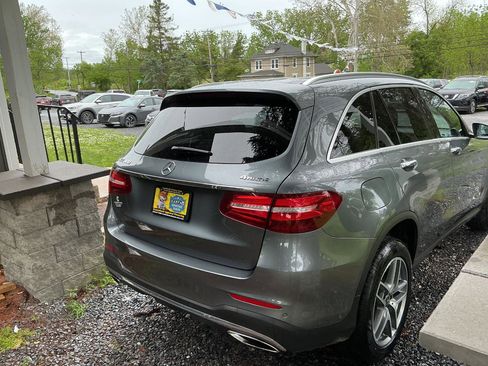 Used 2019 Mercedes-Benz GLC 300 4MATIC image 5