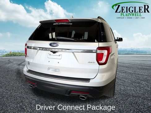 Used 2018 Ford Explorer XLT w/ XLT Appearance Package AWD/4WD image 5