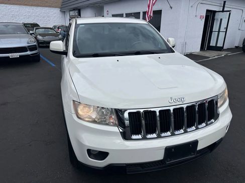 Used 2012 Jeep Grand Cherokee Laredo w/ Laredo E Group image 20