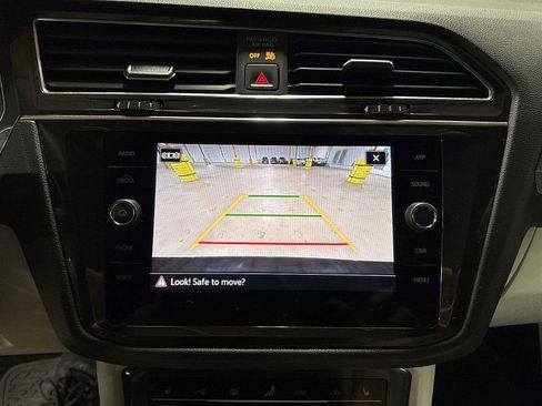 Used 2022 Volkswagen Tiguan SE R-Line AWD/4WD image 25