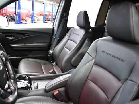 Used 2023 Honda Ridgeline Black Edition image 10