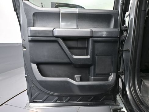 Used 2019 Ford F150 XLT w/ Equipment Group 302A Luxury AWD/4WD image 39
