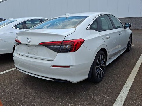 Used 2023 Honda Civic EX image 4
