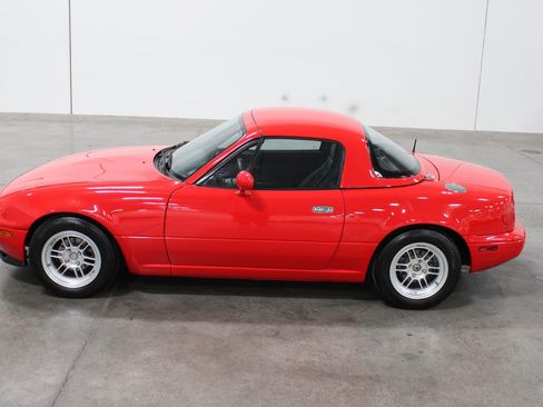 Used 1990 MAZDA MX-5 Miata RWD image 4