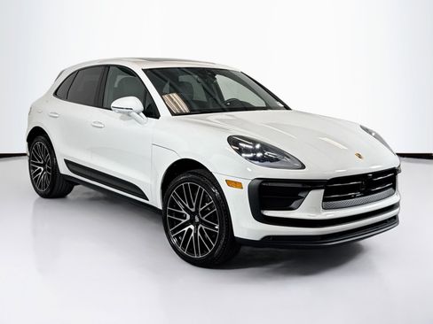 Used 2025 Porsche Macan image 7