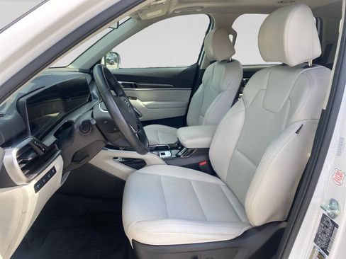 Used 2025 Kia Telluride S FWD image 21