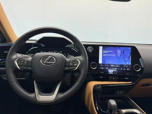 Used 2024 Lexus NX 250 FWD w/ Towing Package (2000 Lbs) image 3