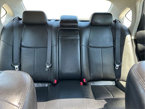 Used 2015 INFINITI Q70 3.7 RWD image 14