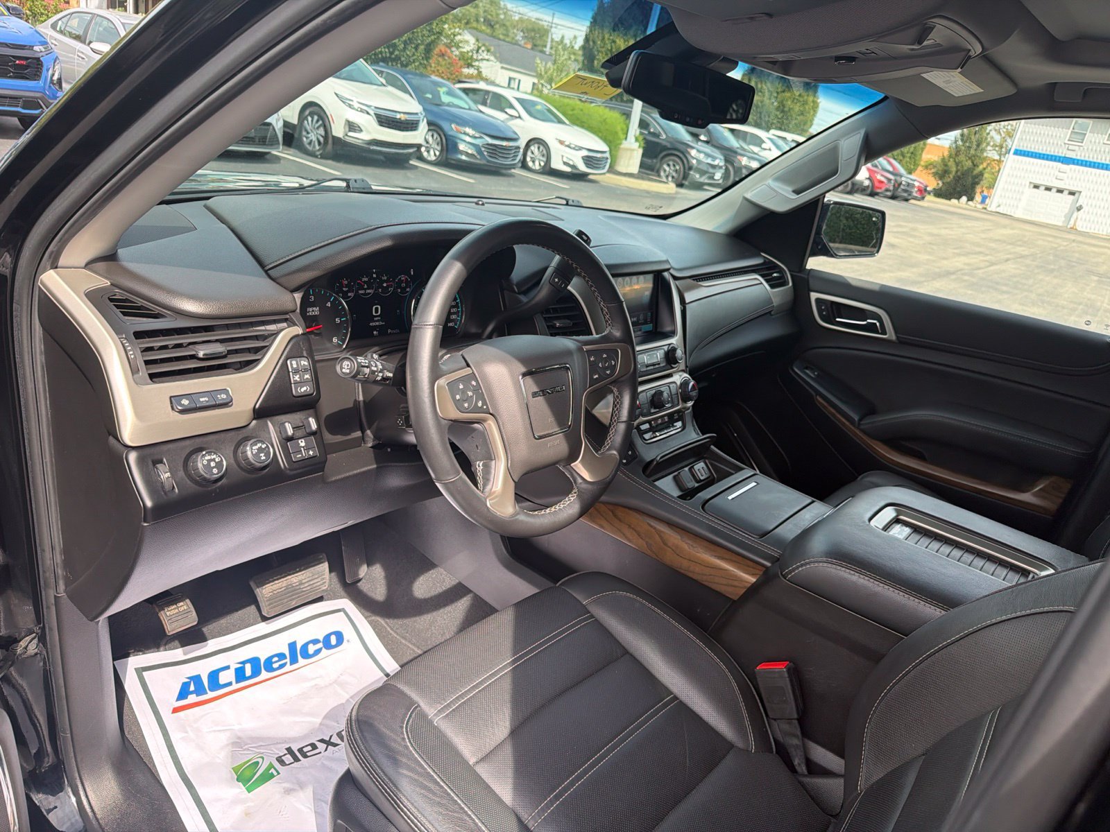 Used 2019 GMC Yukon Denali w/ Denali Ultimate Package AWD/4WD image 10
