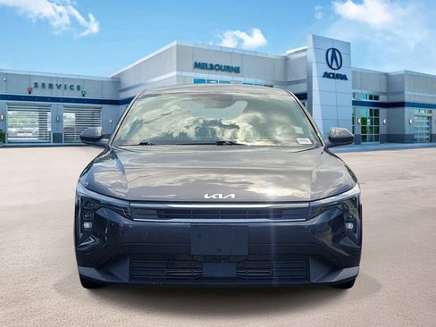 Used 2025 Kia K4 FWD image 2