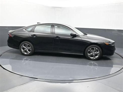 Used 2024 Honda Accord EX image 6