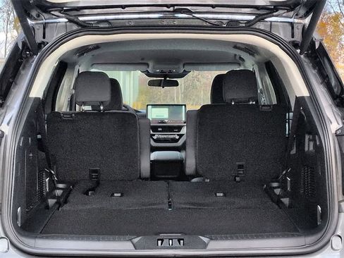 New 2026 Ford Explorer Active image 35