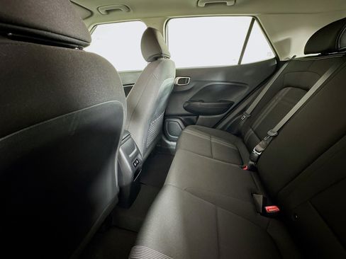 Used 2024 Hyundai Venue SEL FWD image 23
