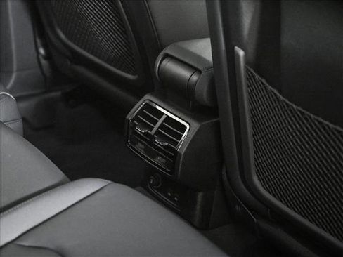 Certified 2025 Audi Q3 2.0T Premium w/ Convenience Package image 18