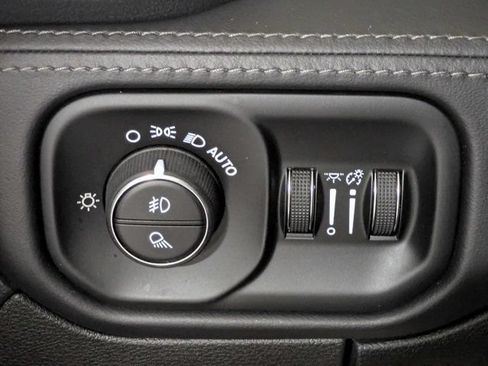 Used 2023 RAM 1500 Limited w/ Body Color Bumper Group AWD/4WD image 24