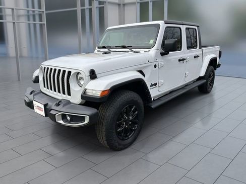 Used 2021 Jeep Gladiator Sport AWD/4WD image 6