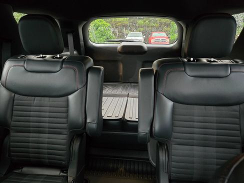 Used 2025 Ford Explorer ST-Line AWD/4WD image 13