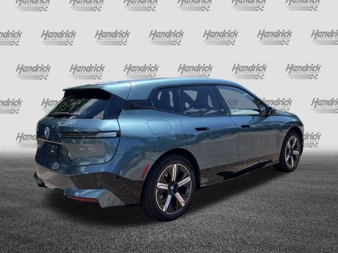 Used 2024 BMW iX xDrive50 w/ Sport Package AWD/4WD image 10