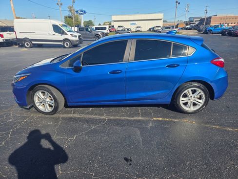 Used 2017 Chevrolet Cruze LT w/ Convenience Package image 6