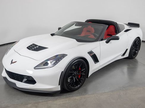 Used 2016 Chevrolet Corvette Z06 w/ 2LZ Preferred Equipment Group RWD image 2
