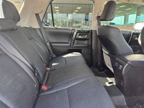 Used 2019 Toyota 4Runner TRD Off-Road Premium AWD/4WD image 33