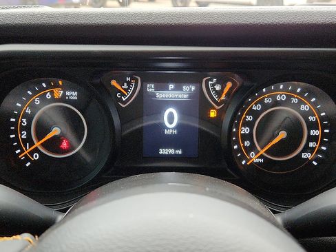 Used 2025 Jeep Gladiator Sport AWD/4WD image 18