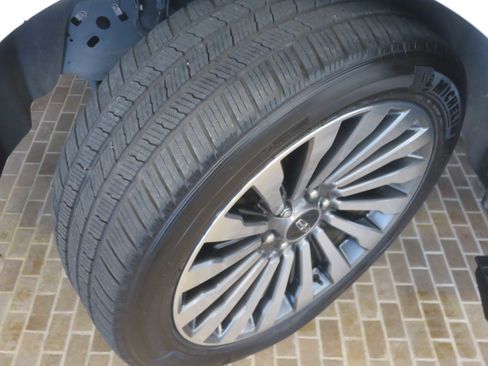 Used 2020 Lincoln Navigator Reserve w/ Luxury Package image 11