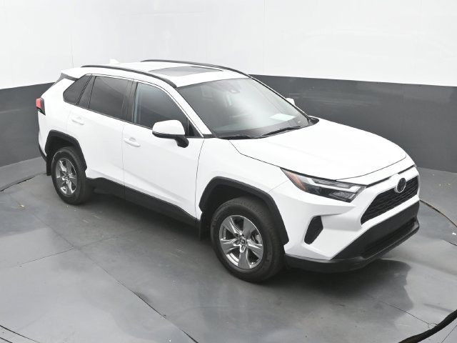 Used 2024 Toyota RAV4 XLE FWD image 27
