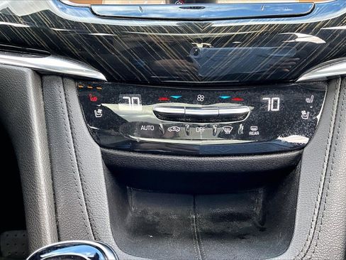 Used 2022 Cadillac XT6 Premium Luxury w/ Technology Package image 24