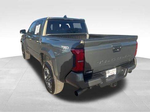 Used 2025 Toyota Tacoma TRD Sport image 3