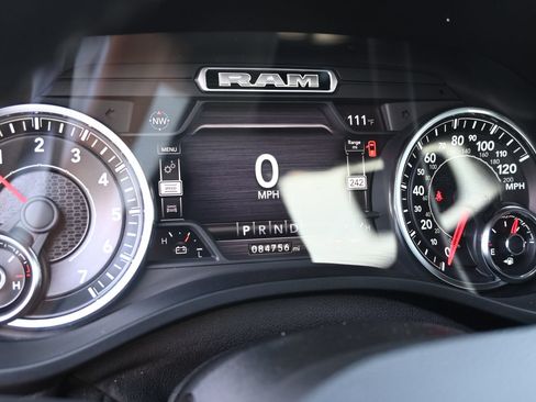 Used 2021 RAM 1500 Laramie AWD/4WD image 11