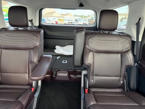 New 2026 Ford Expedition Platinum w/ Platinum Ultimate Package AWD/4WD image 32