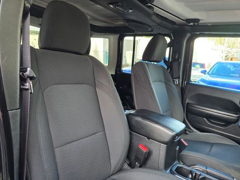 Used 2021 Jeep Wrangler Unlimited Sport image 11