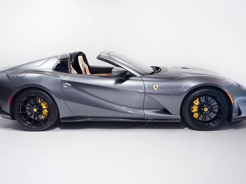 Used 2021 Ferrari 812 GTS RWD image 4