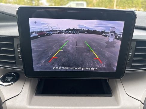 Used 2023 Ford Explorer XLT RWD image 7