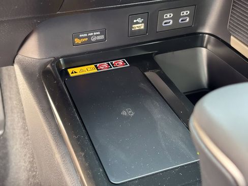 New 2025 Toyota Camry SE image 14