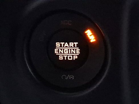 Used 2022 Jeep Wrangler Unlimited Rubicon 4xe w/ Dual Top Group image 18