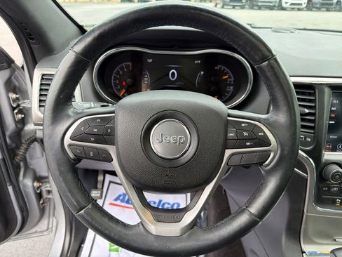 Used 2018 Jeep Grand Cherokee Limited image 17