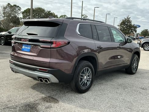 Used 2025 GMC Acadia Elevation image 9